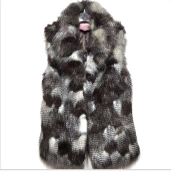Romeo & Juliet Couture Faux Fur Vest S NWOT - Picture 2 of 8